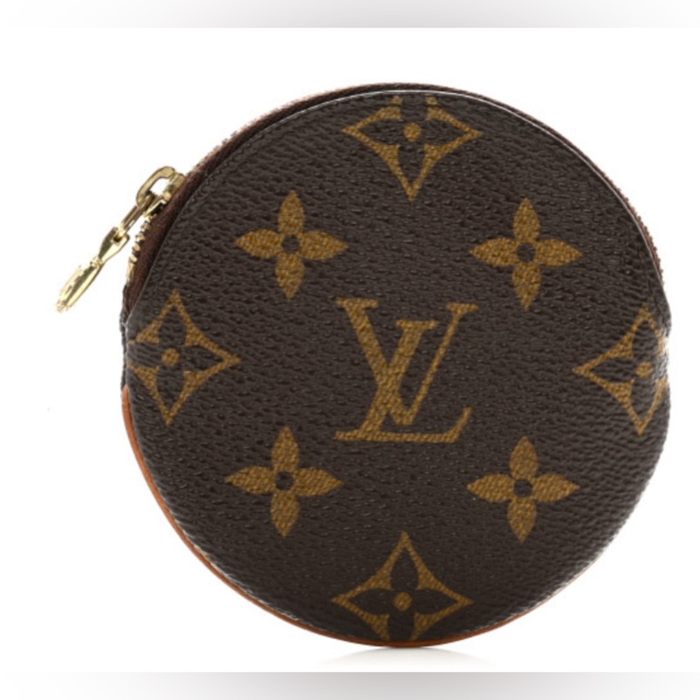 LOUIS VUITTON 
Monogram Round Coin Purse just like new in prestige condition ❤️